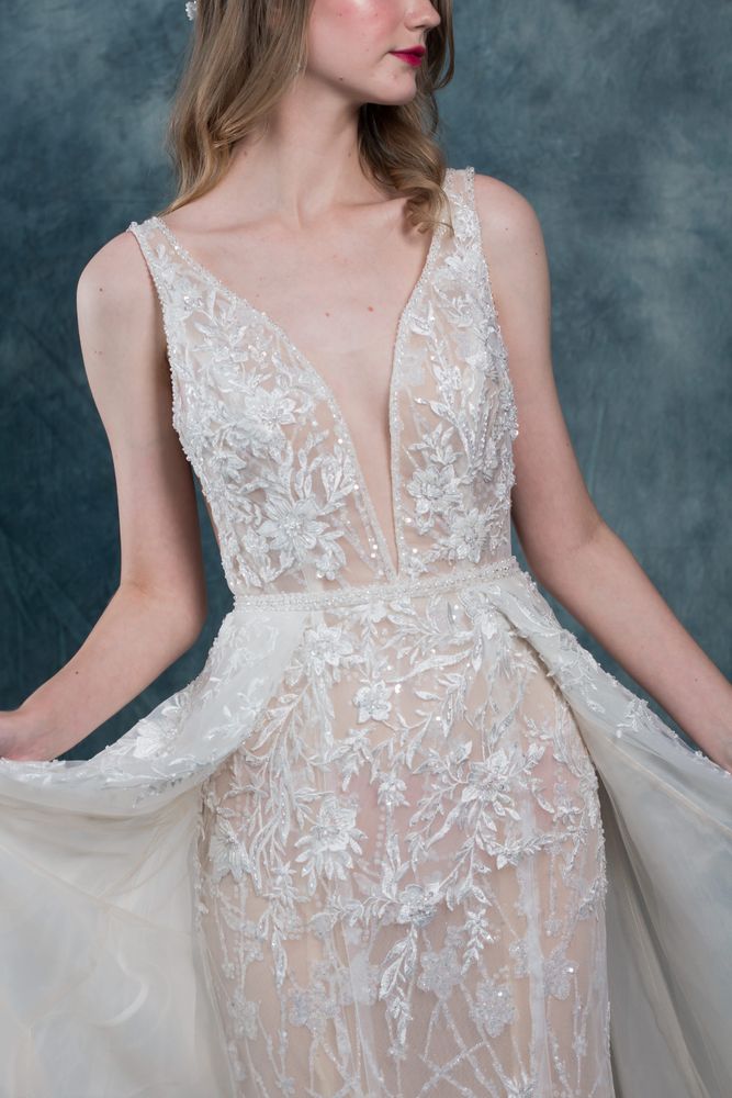 Calia gown, photo 2 of 4