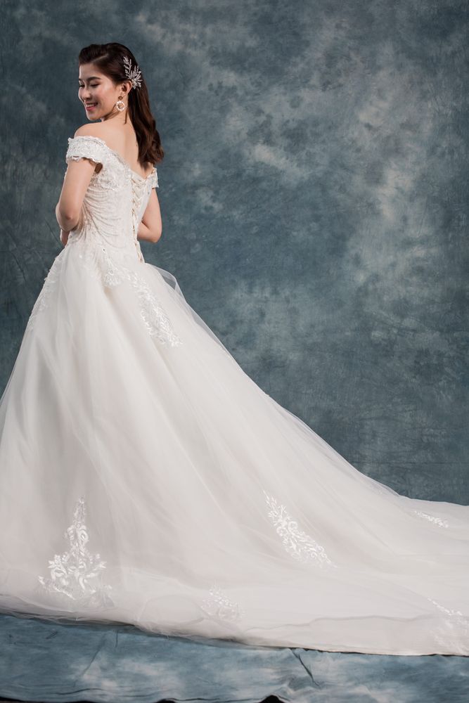 Flesia gown, photo 2 of 2
