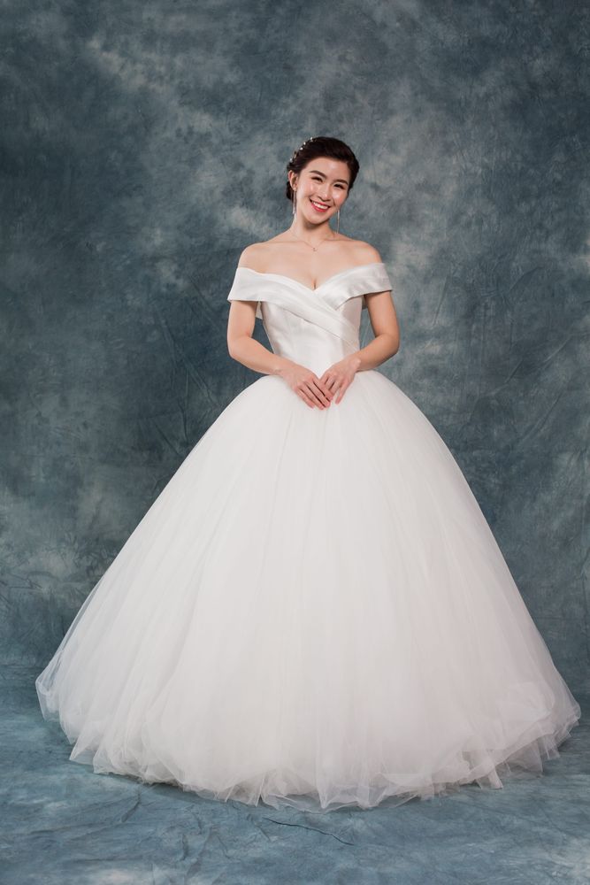 Candice gown, photo 1 of 2