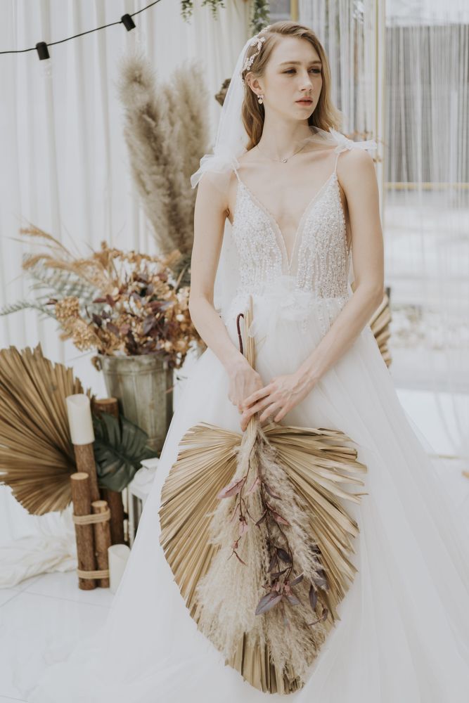 Neville gown, photo 3 of 4