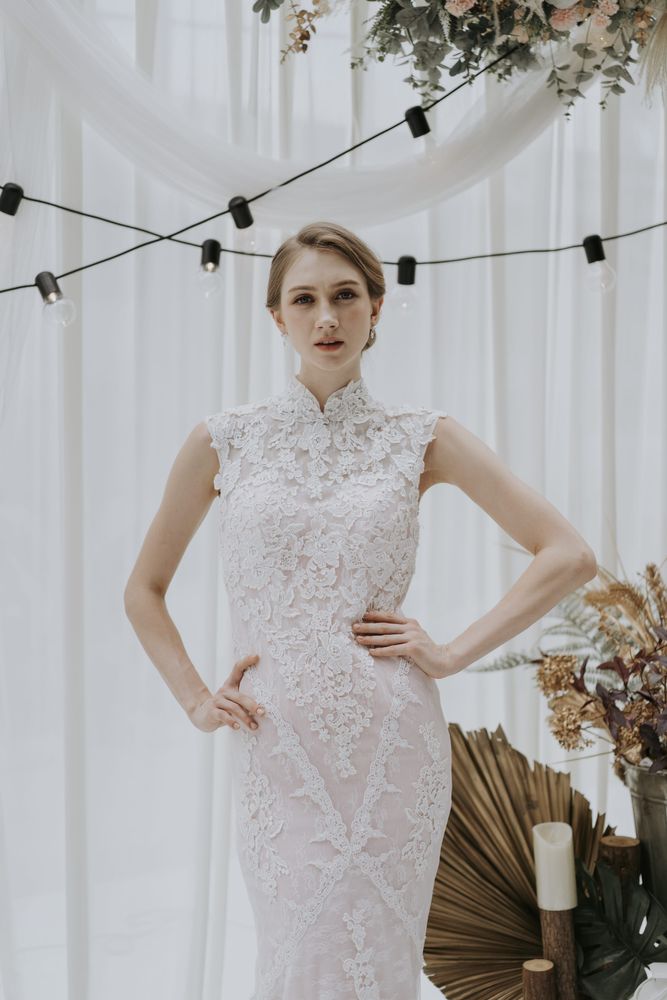 Benoite gown, photo 3 of 4
