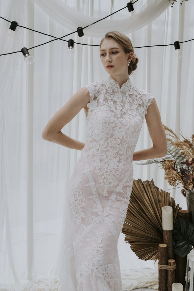 Benoite gown, photo 4 of 4
